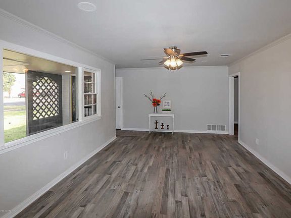 4th image of 133 N Rosemont St