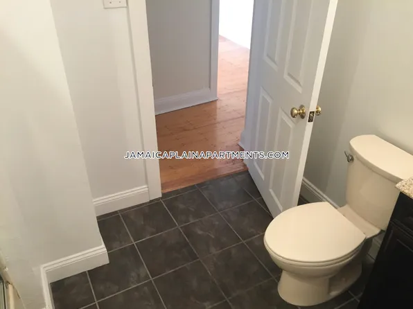 1933 Commonwealth Ave APT 505, Brighton, MA 02135