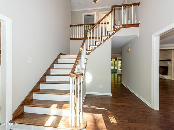 4th image of 2109 Southwood Dr