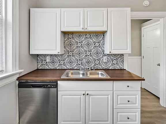 2nd image of 1801 Lincoln Ave #4