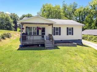 302 Spring St, Canton, NC 28716