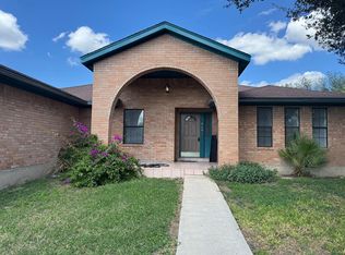 869 Paso Del Rio Blvd, Eagle Pass, TX 78852