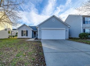 1041 Meadowbrook Ln, Charlotte, NC 28027