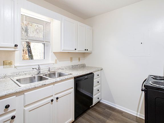5th image of 105 Bearwood Dr APT J