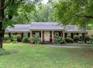 1352 5th Street Cir NW, Hickory, NC 28601