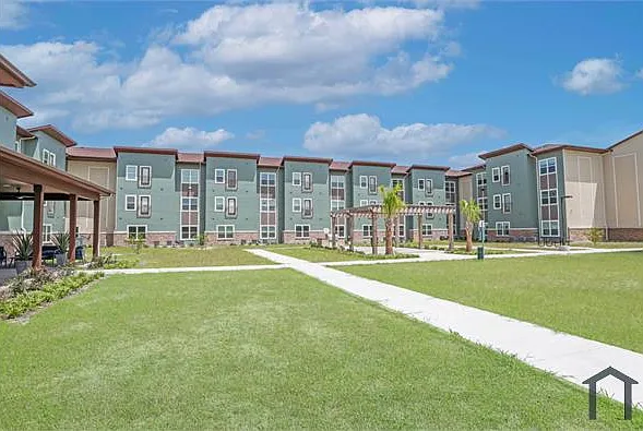 5301 Lipes Blvd #218