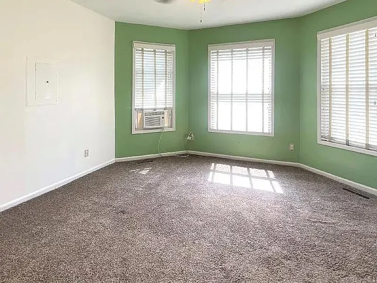 609 Poplar Ave — Photo 10