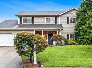 4514 Camden Ridge Dr, Greensboro, NC 27410