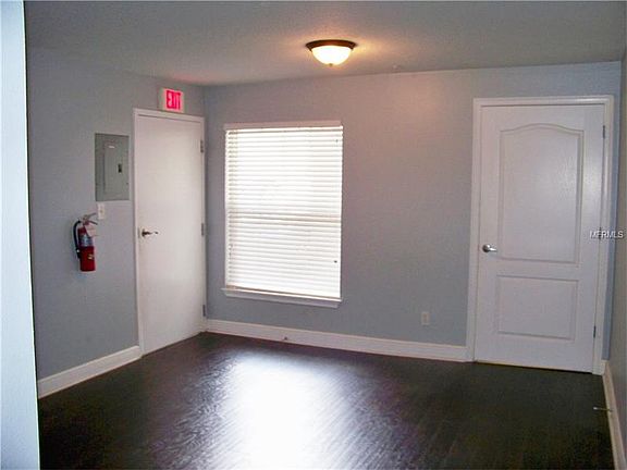 4th image of 136 S Bumby Ave #2