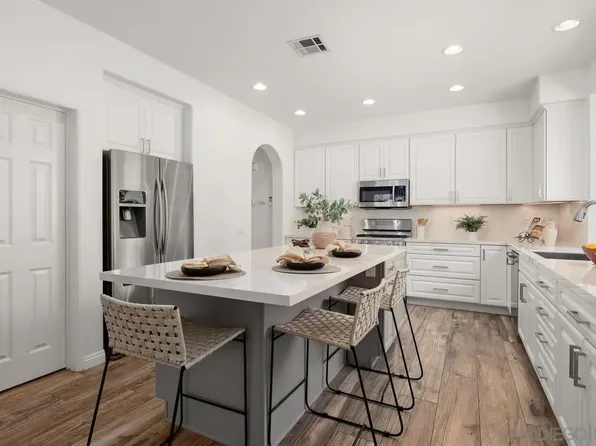 6060 Paseo Pradera, Carlsbad, CA 92009