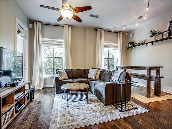 5th image of 2950 McKinney Ave APT 203
