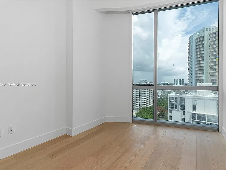175 SE 25th Rd #1003 — Photo 35