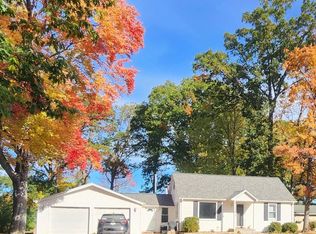 3744 Dykeman Rd, Fort Gratiot, MI 48059