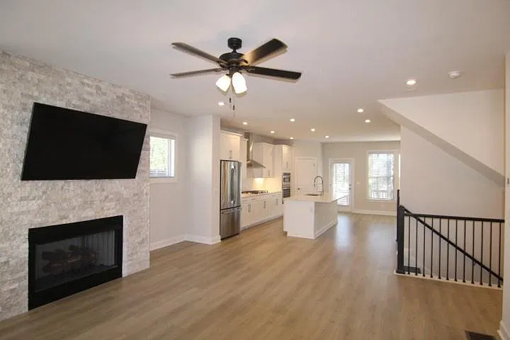 4 bed, 3.5 bath, 2407 sqft, $4,150 — Photo 2