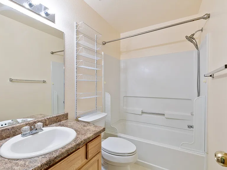 1035 Lords Hill Dr — Photo 18