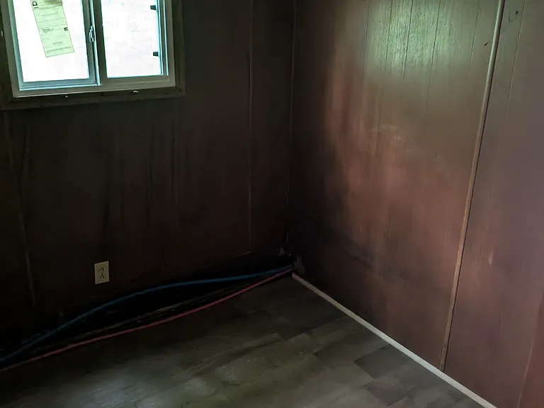 10493 Linndale Ave — Photo 5