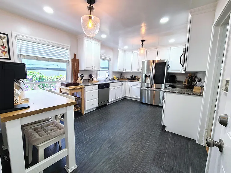 3911 Burckhalter Ave — Photo 5