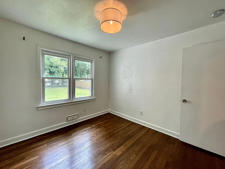 5621 Larry Ave — Photo 34