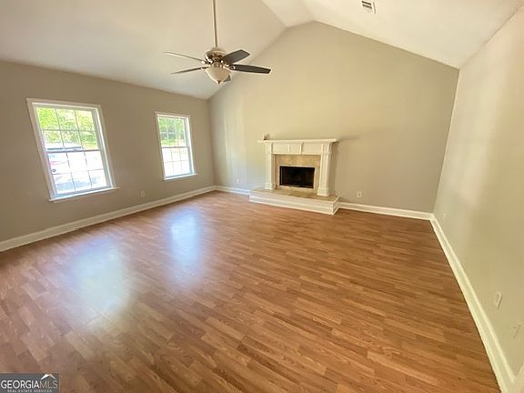 3rd image of 1381 Greentree Pkwy