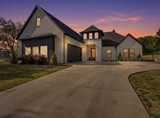 305 Glade Valley Rd, Azle, TX 76020