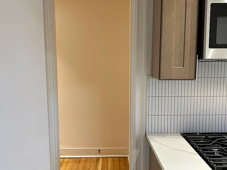 109 Montgomery St #2 — Photo 13