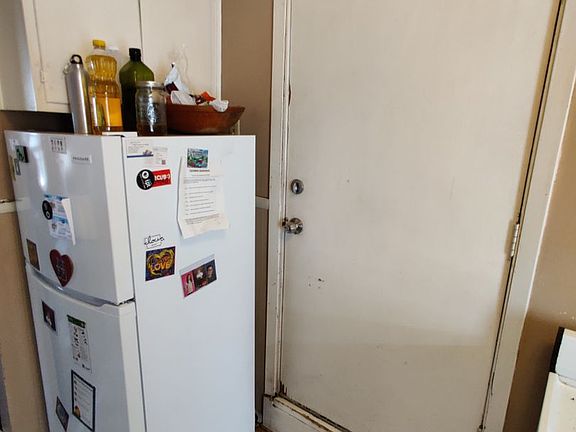 4th image of 3523 32nd Ave S #2
