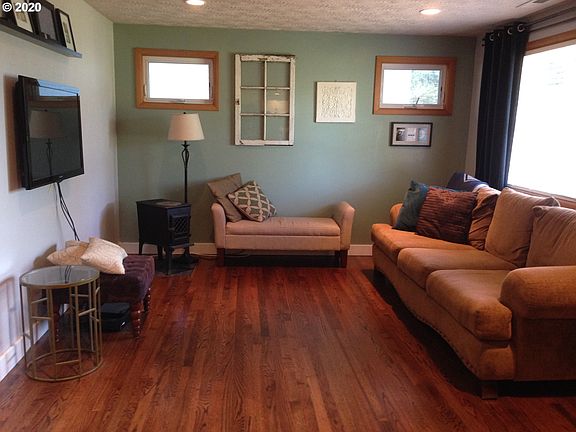 4th image of 2065 Tumwater St