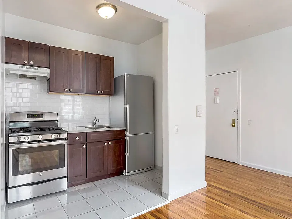 133 Edgecombe Ave #1B