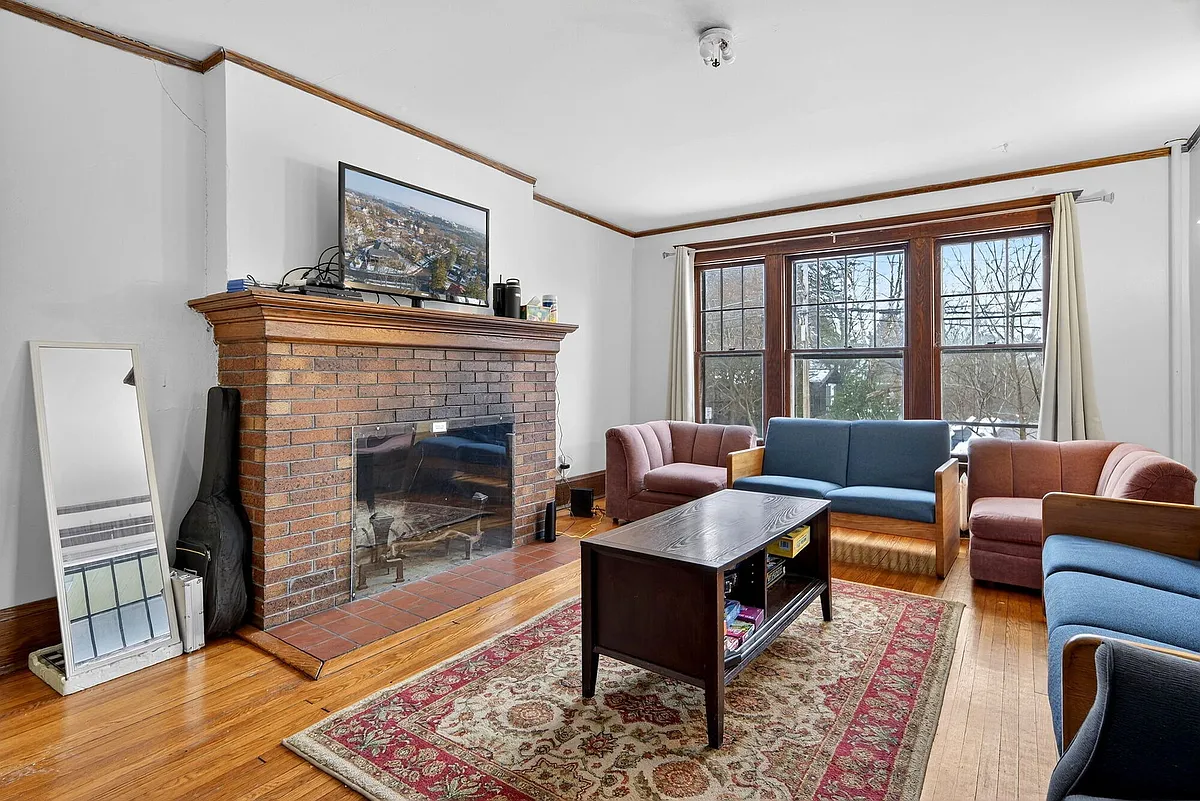 Building Photo - 305 Wyckoff Ave