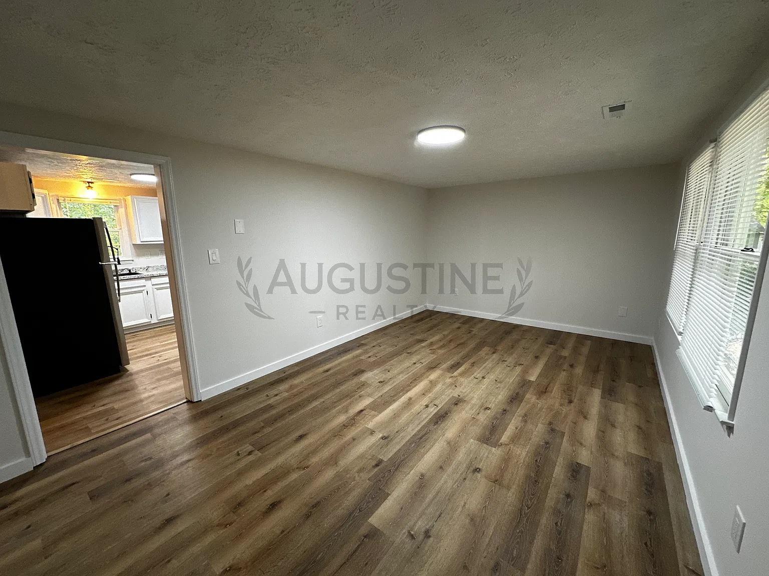 2 bed, 864 sqft, $1,395 — Photo 3