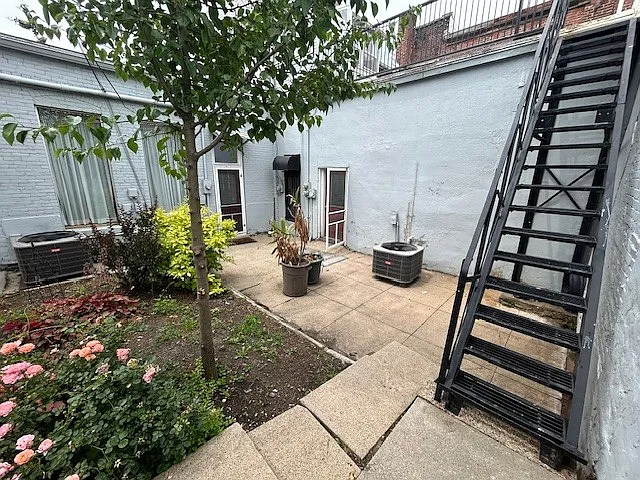 226.5 West Broadway - 1 — Photo 3