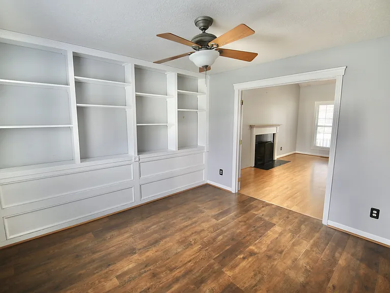 4400 Greensbury Dr — Photo 8