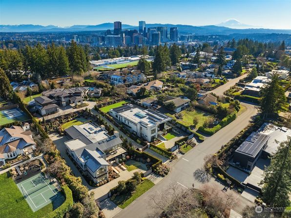 1918 94th Avenue NE, Clyde Hill, WA 98004