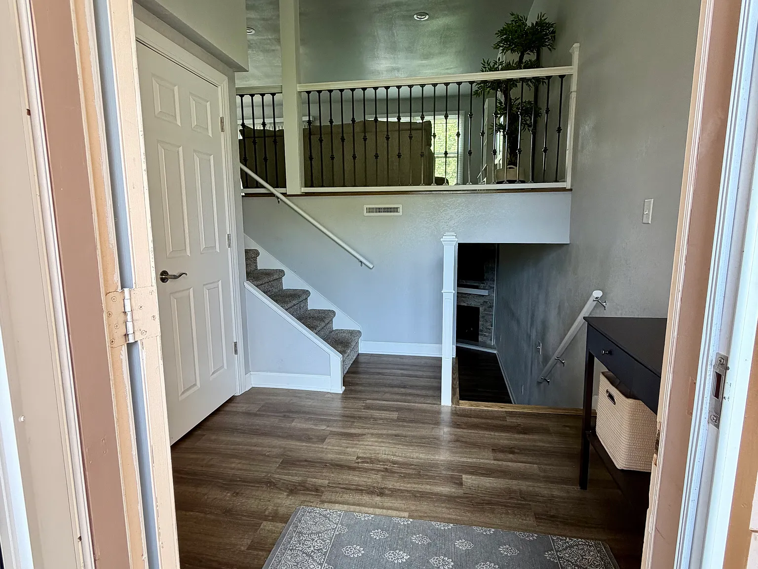 207 W Oak St — Photo 4