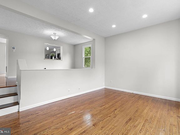 3rd image of 6327 Loring Dr