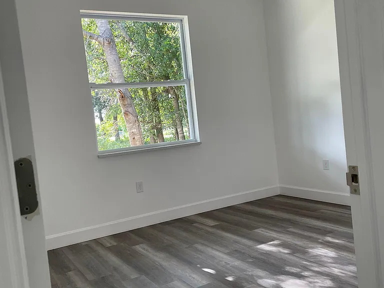 2549 N Odessa Rd — Photo 13