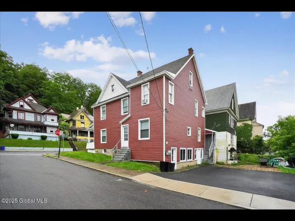 329 E Main St #2, Amsterdam, NY 12010