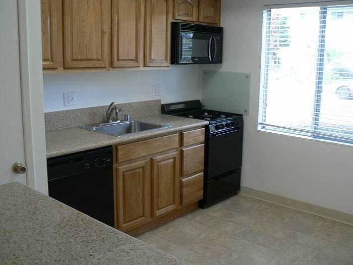 2nd image of 3556 Garnet St APT 8