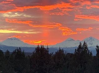 22973 Canyon View Loop, Bend, OR 97701