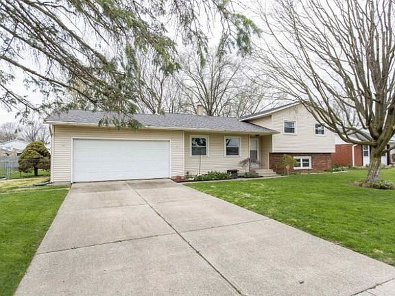2nd image of 1468 Cambridge Dr