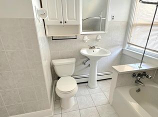 3 Hillside Ct #2, Ridgefield, NJ 07657