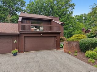 944 Trimble Pl, Northfield, OH 44067