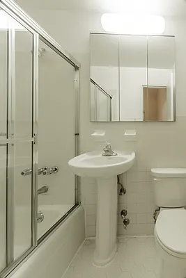 Rented by Metropolitan Property Group | media 6