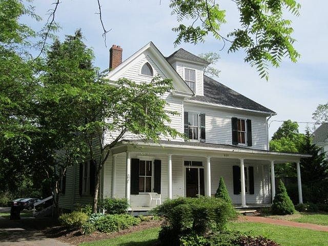 1st image of 409 Roanoke St