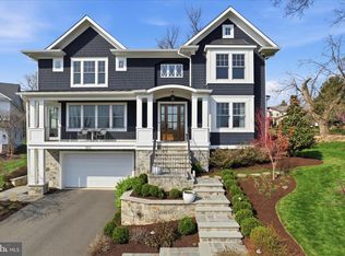 303 Salsbury Ln NW, Vienna, VA 22180