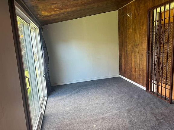 3rd image of 2315 Dashwood Ave