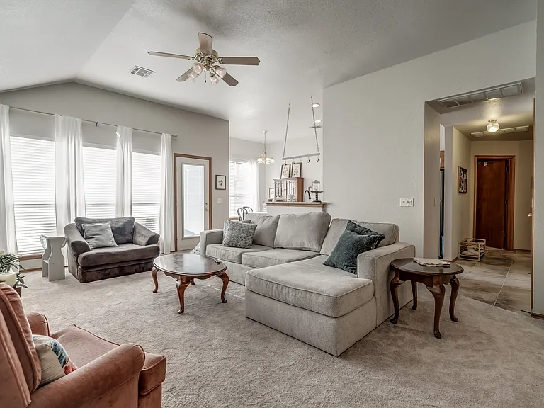 16232 Seminole Dr — Photo 6
