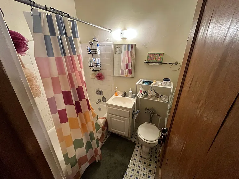 4474 N Oakland Ave — Photo 9