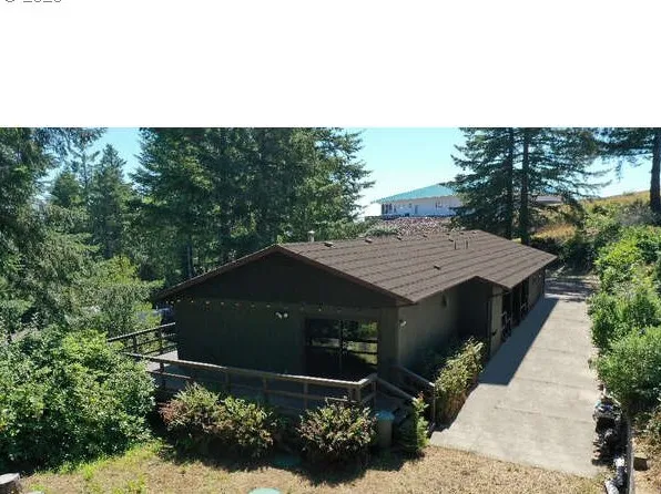 16945 Pacific View Dr, Brookings, OR 97415