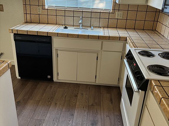 3rd image of 1418 Windgate Dr